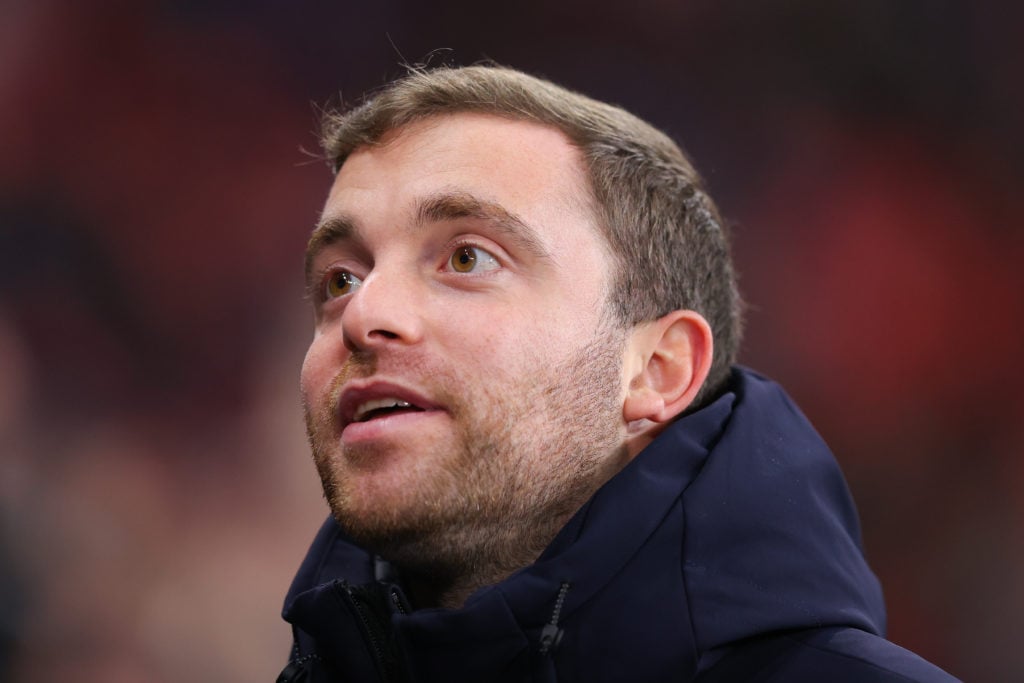 Fabrizio Romano watching on during a game between Bayer Leverkusen and Inter Milan