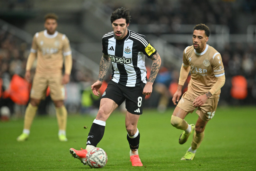 FBL-ENG-FACUP-NEWCASTLE-BROMLEY