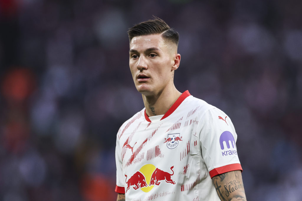 Benjamin Sesko playing a Bundesliga match for RB Leipzig.
