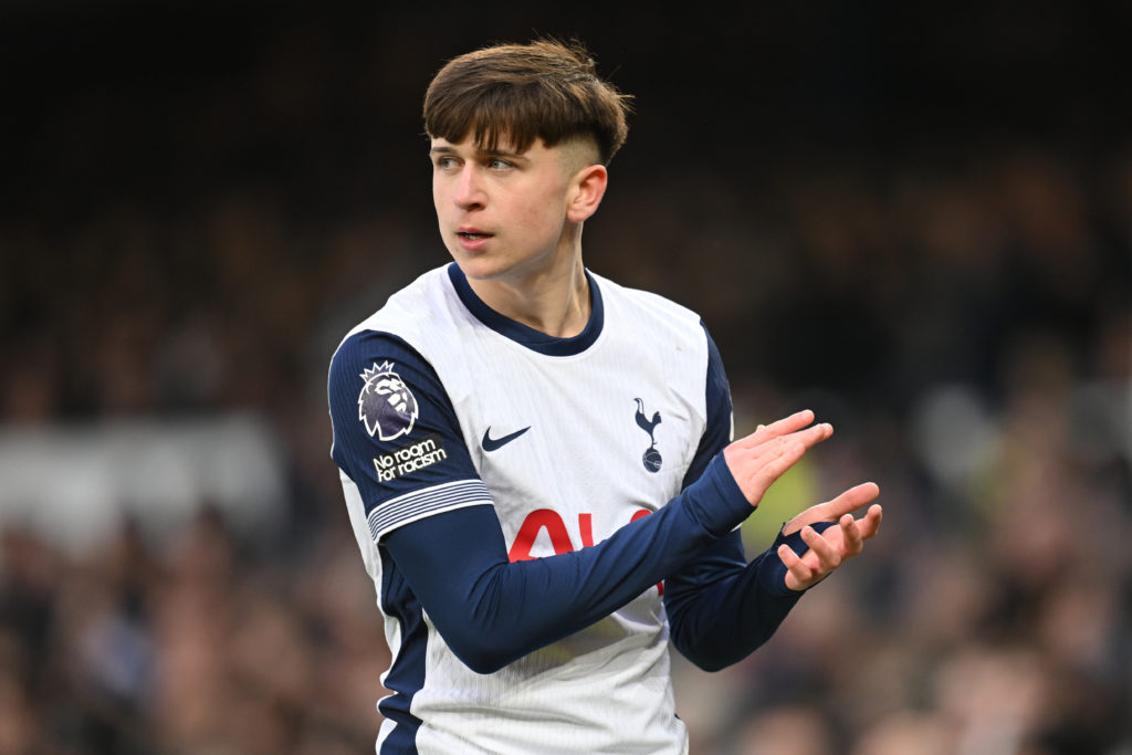 Mikey Moore applauds the fans during Everton FC v Tottenham Hotspur FC - Premier League