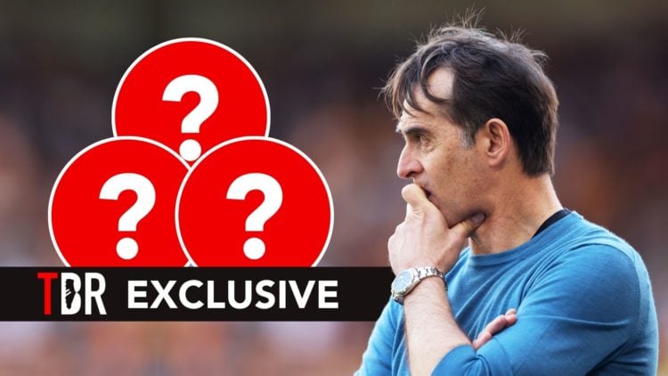 Julen Lopetegui, Manager of Wolverhampton Wanderers looks on during the Premier League match between Wolverhampton Wanderers and Everton FC at Moli...