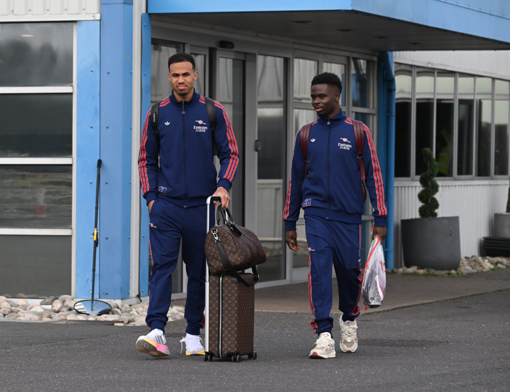 Arsenal Board the Team Flight for Dubai Training Camp