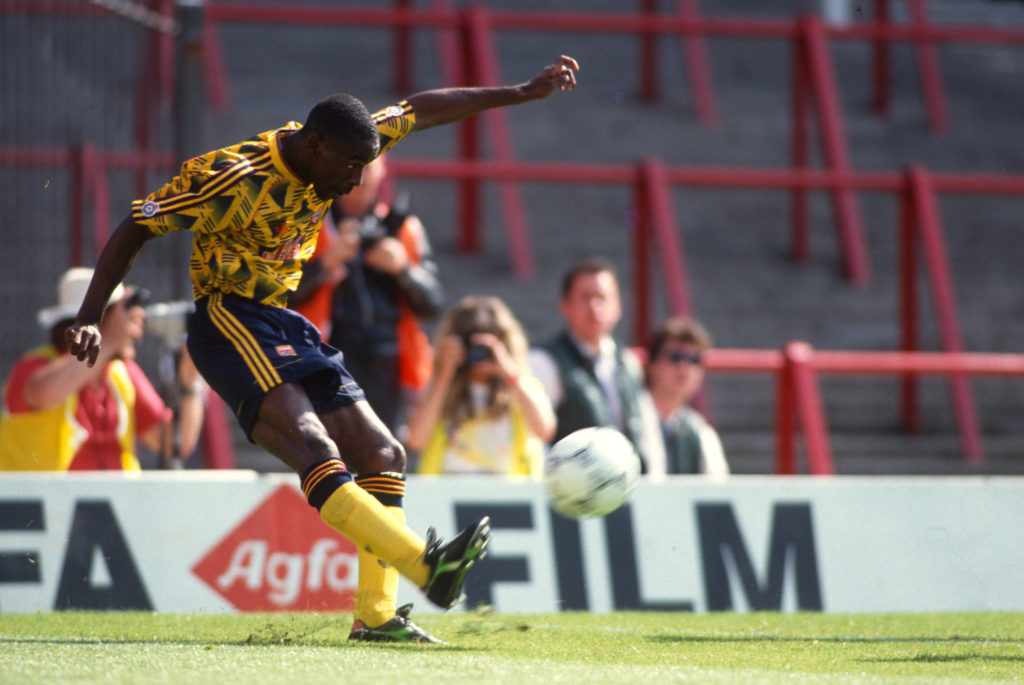 Andy Cole playing for Arsenal vs Sampdoria.