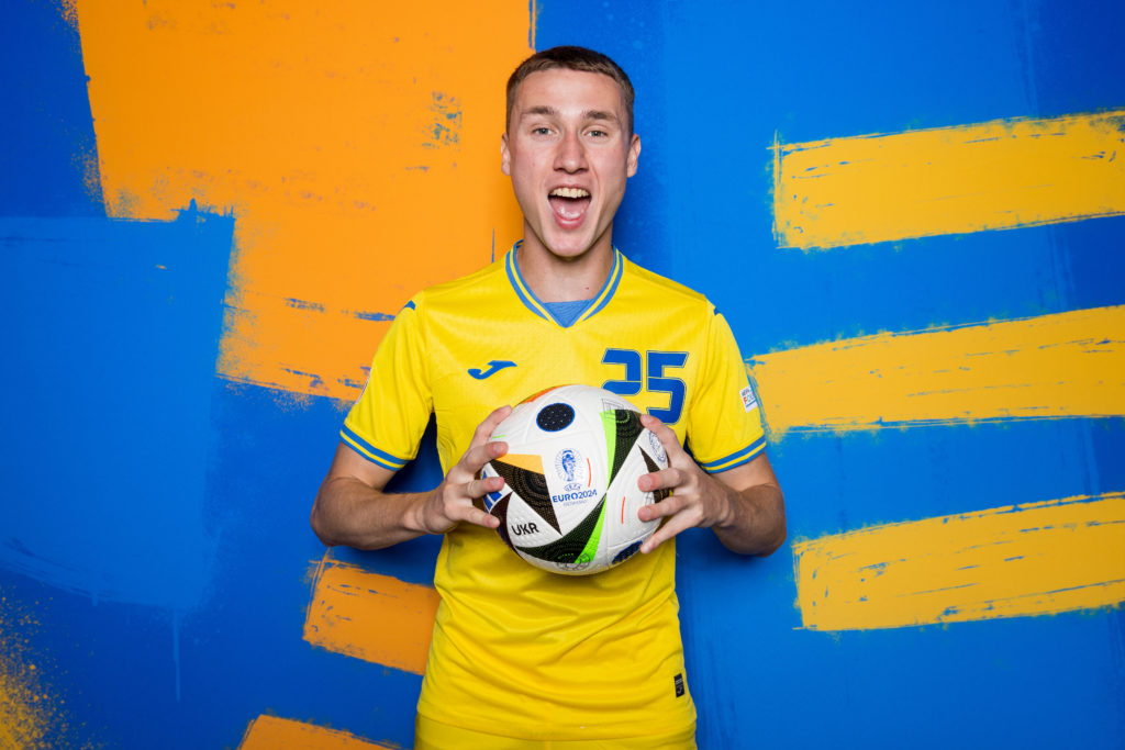 Vladyslav Vanat with Ukraine.