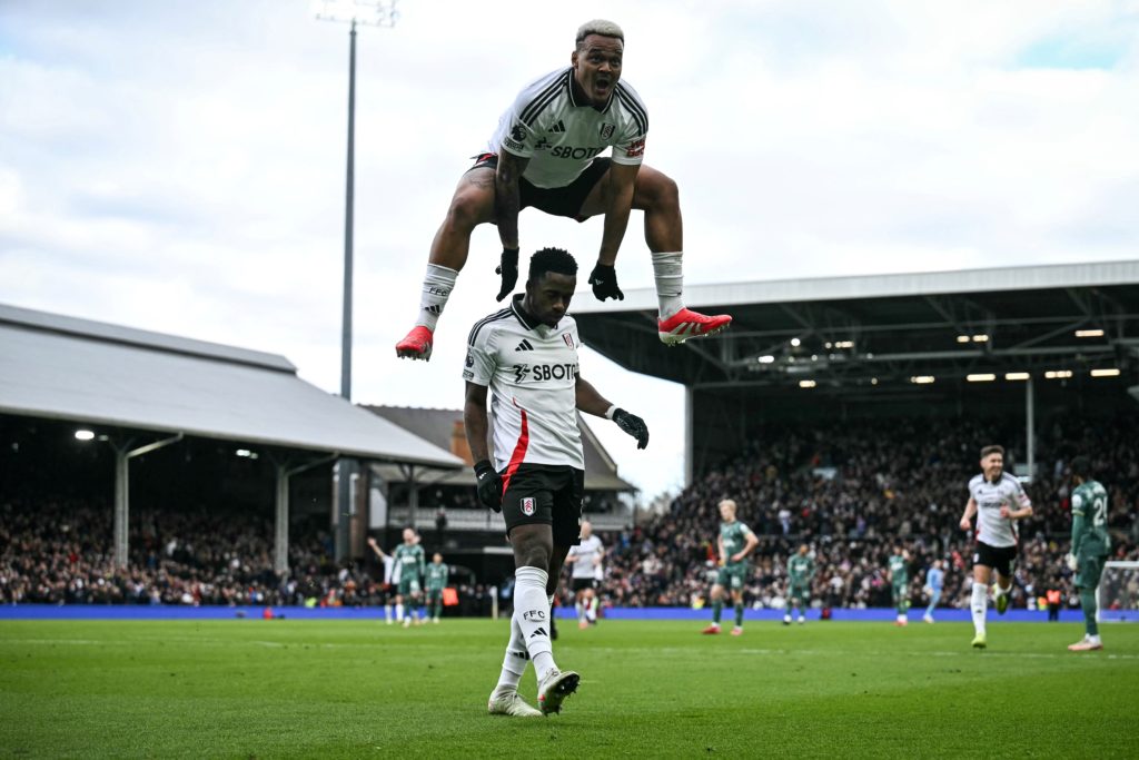 TOPSHOT-FBL-ENG-PR-FULHAM-TOTTENHAM