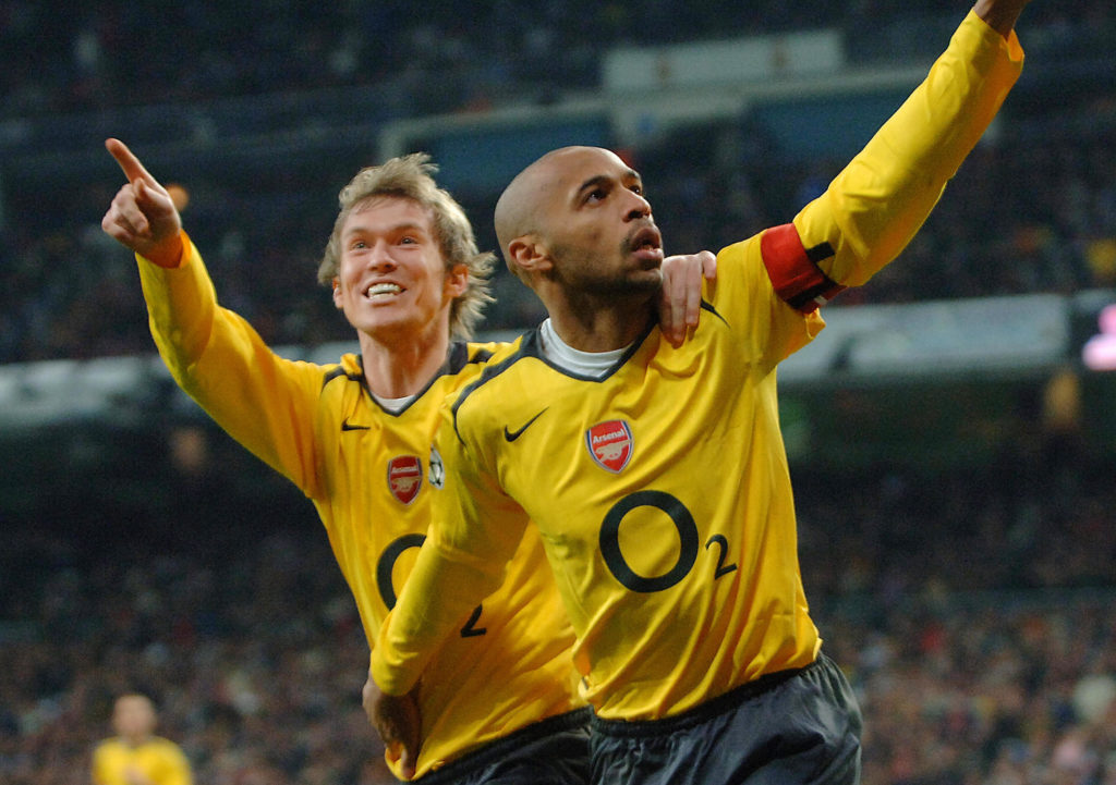 Arsenal's Frenchman Thierry Henry (R) an