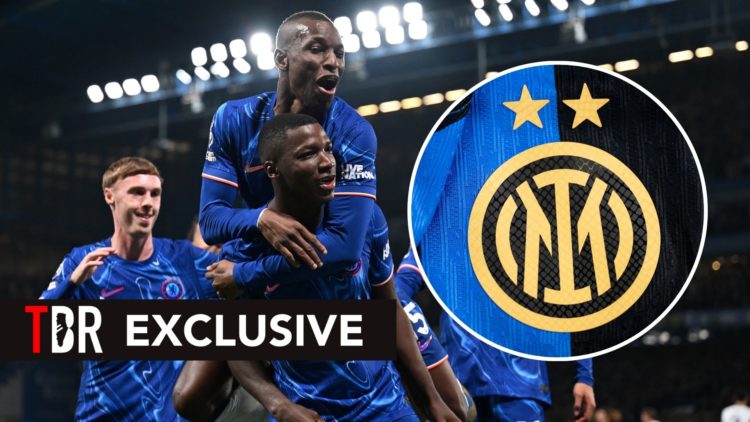 Image of Chelsea players celebrating with a TBR Exclusive Banner and a Inter Milan badge