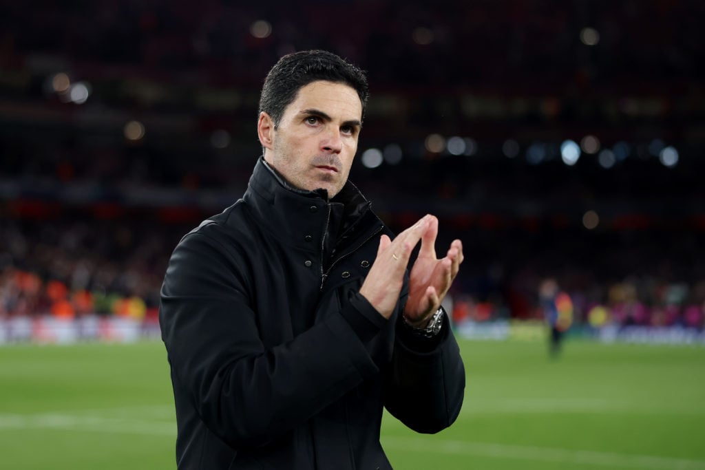 Arsenal FC manager Mikel Arteta applauding during the Champions League meeting with Paris Saint-Germain