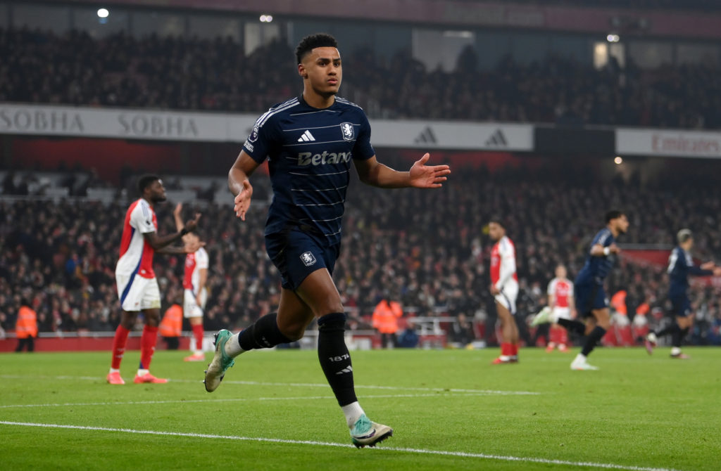 Ollie Watkins of Aston Villa celebrates scoring his team's second goal during the Premier League match between Arsenal FC and Aston Villa FC at Emirates Stadium on January 18, 2025