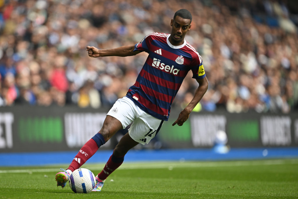 Alexander Isak in action for Newcastle against Brighton