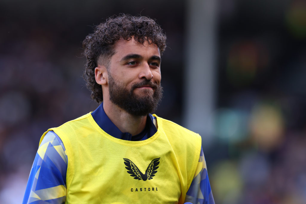 Dominic Calvert-Lewin warming up during the match vs Fulham