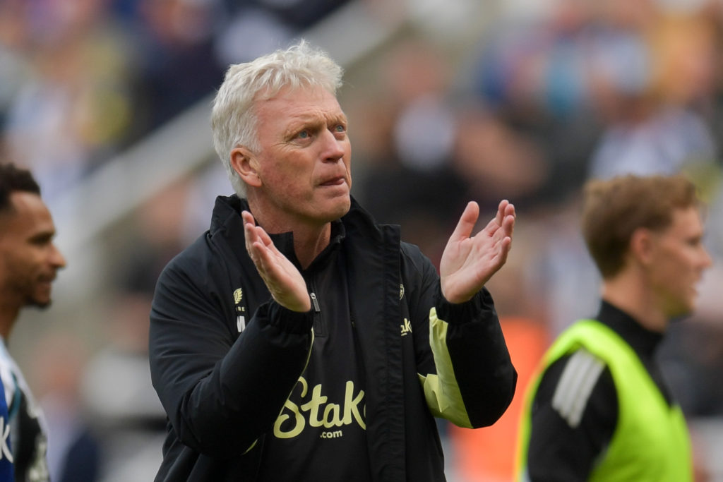David Moyes applauding Everton fans after match against Newcastle