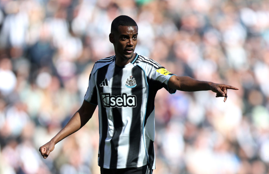 Alexander Isak in action for Newcastle vs Everton