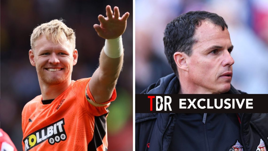 Southampton's Aaron Ramsdale thanks the home fans (left), Regis Le Bris the head coach / manager of Sunderland (right). Inset: TBR Exclusive logo.