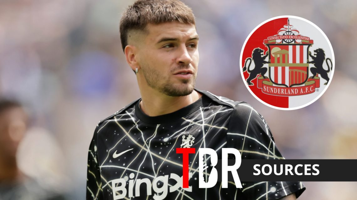 Chelsea striker Marc Guiu with inset of Sunderland badge