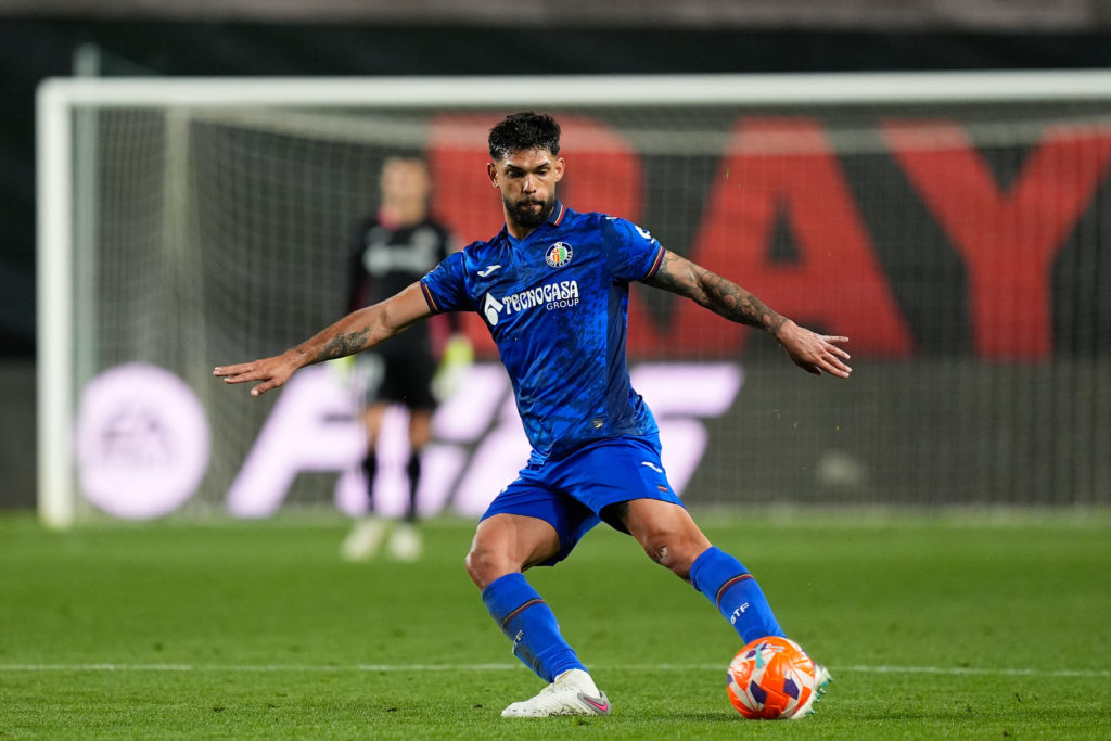 Omar Alderete passes the ball during Rayo Vallecano v Getafe CF - La Liga EA Sports