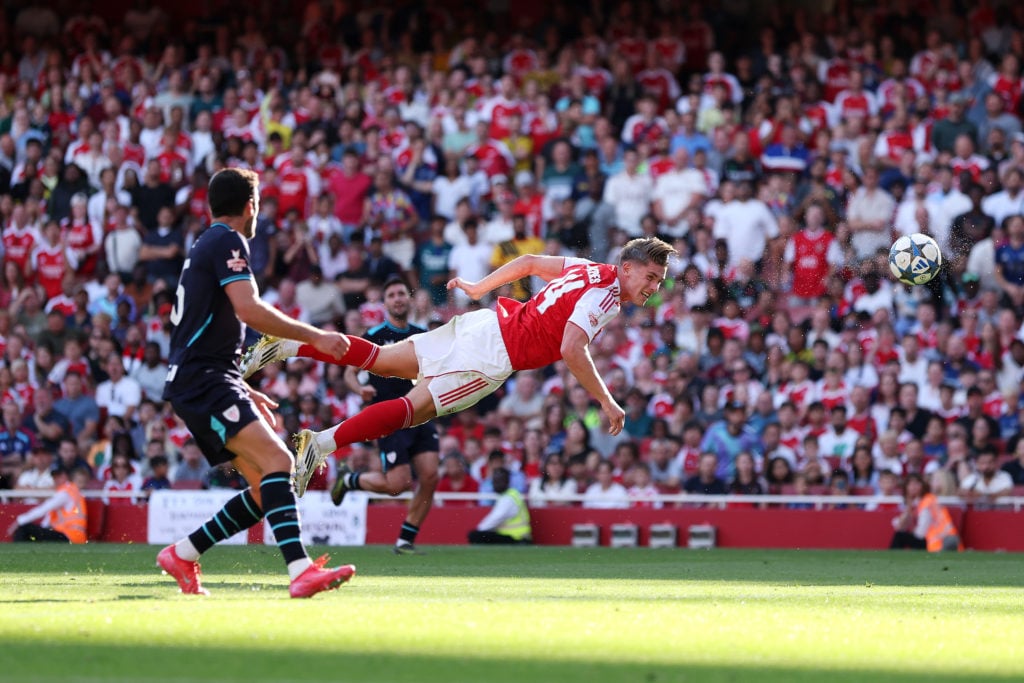 Viktor Gyokeres of Arsenal heads the ball on goal but has his shot saved during the pre-season friendly match between Arsenal and Athletic Club at Emirates Stadium on August 09, 2025