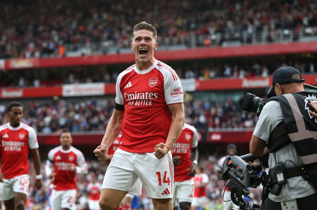 Viktor Gyokeres of Arsenal goal celebration after scoring to put Arsenal 3-0 ahead during the Premier League match between Arsenal and Leeds United at Emirates Stadium