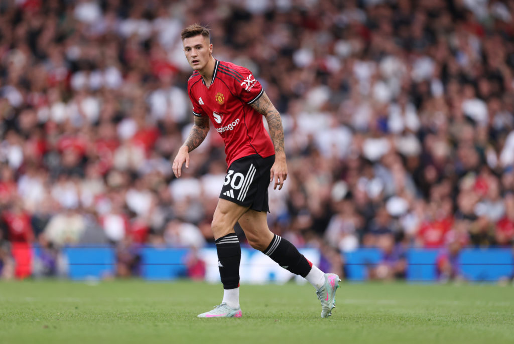 Benjamin Sesko in action for Manchester United against Fulham