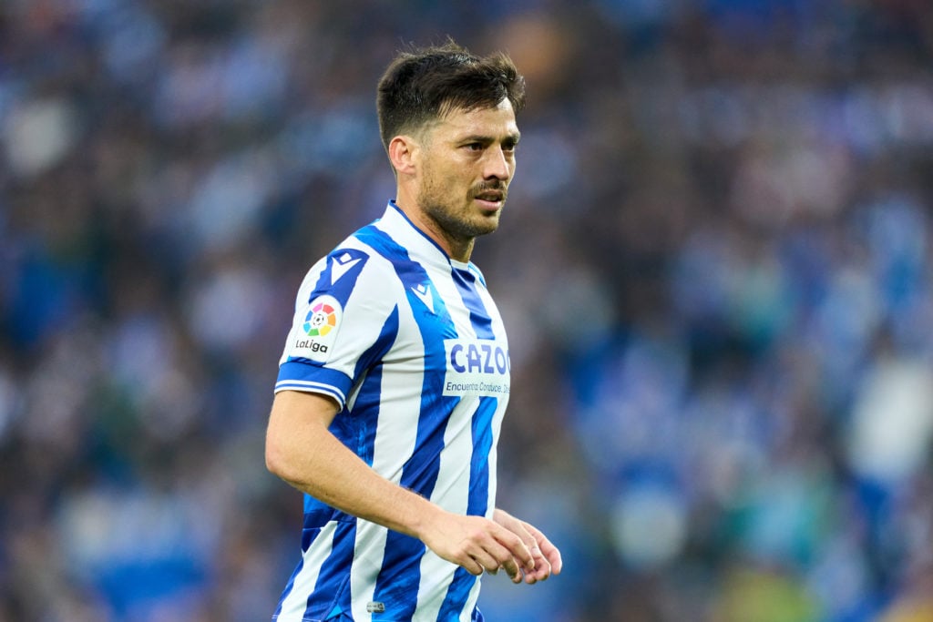 David Silva looks on during Real Sociedad vs Almeria