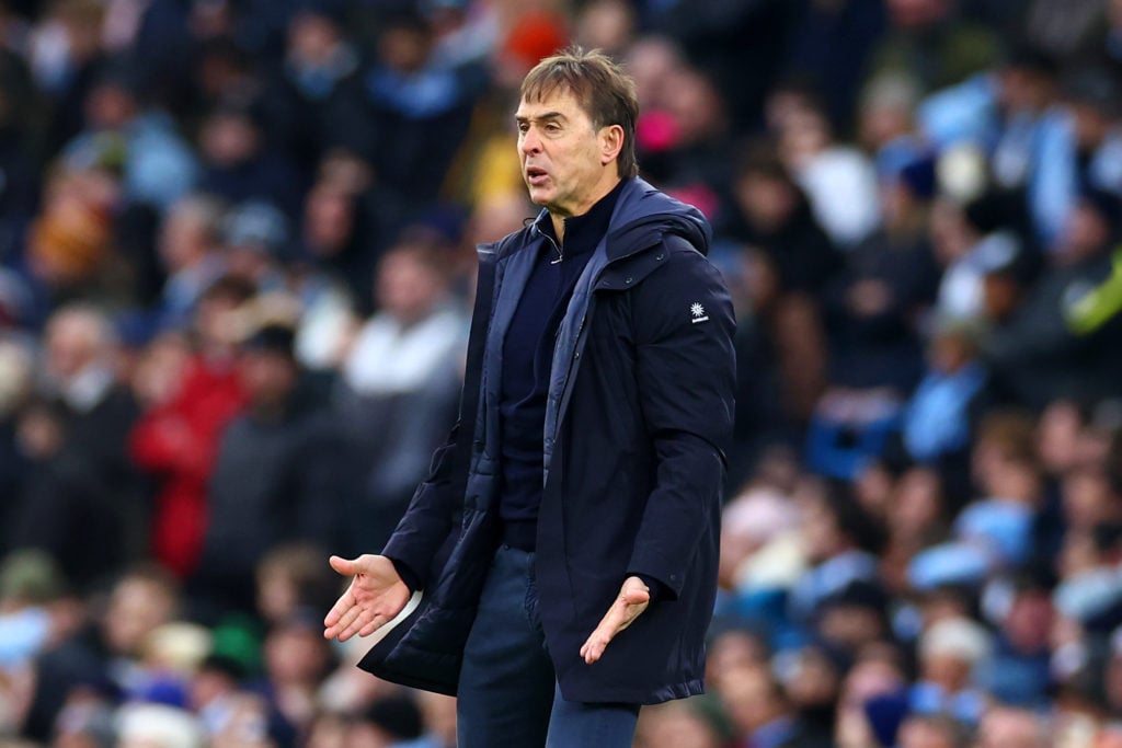 Julen Lopetegui gestures during Manchester City vs West Ham United