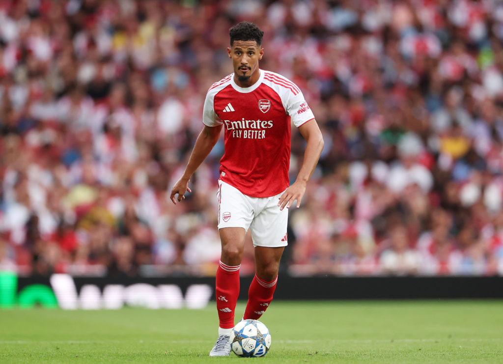William Saliba runs with the ball during Arsenal vs Villarreal