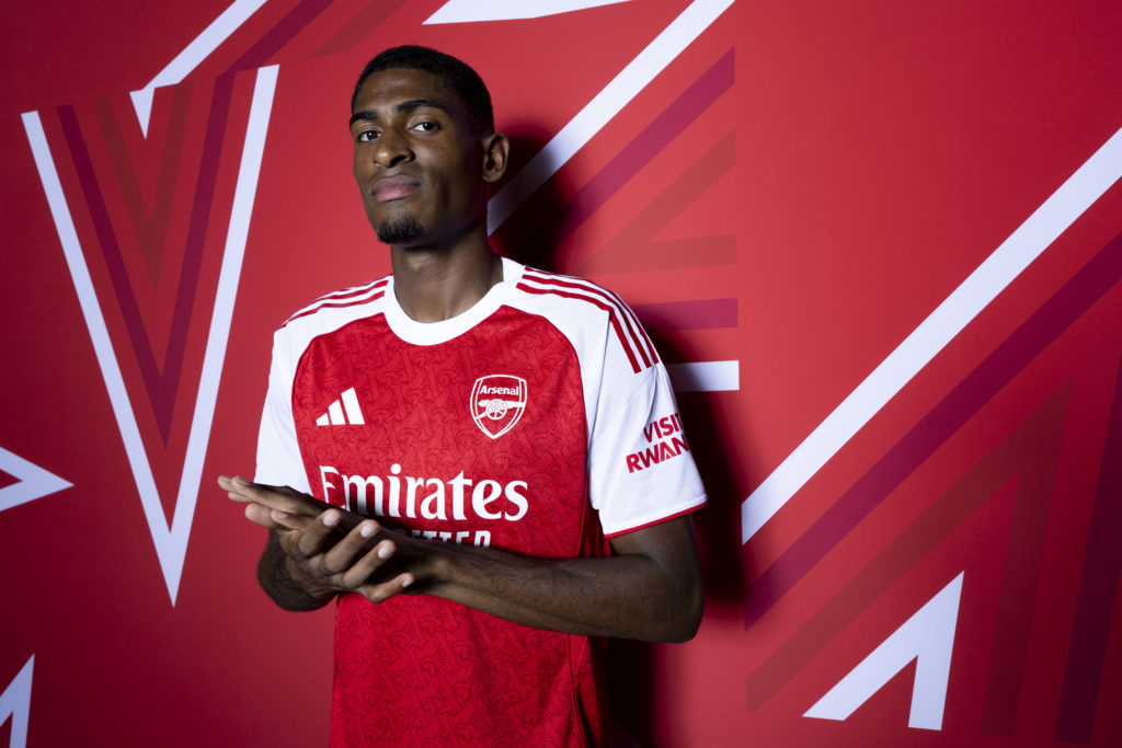 Cristhian Mosquera poses during his Arsenal Champions League portrait