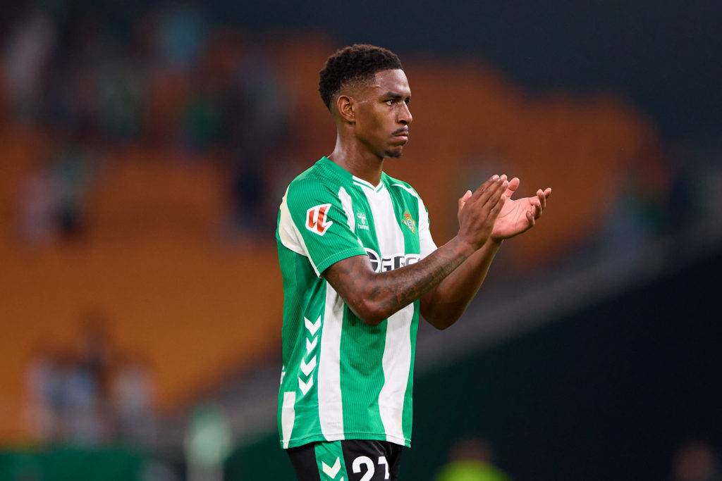Junior Firpo applauds after Real Betis vs Athletic Club