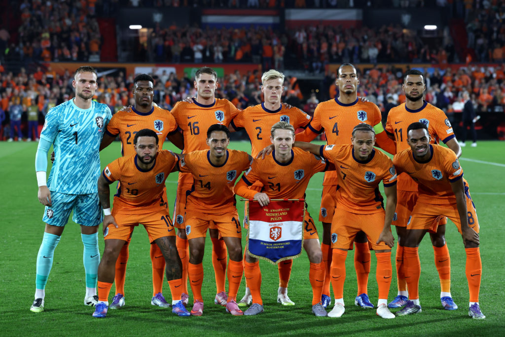 Players of the Netherlands pose for a team photograph prior to the FIFA World Cup 2026 qualifier match between Netherlands and Poland