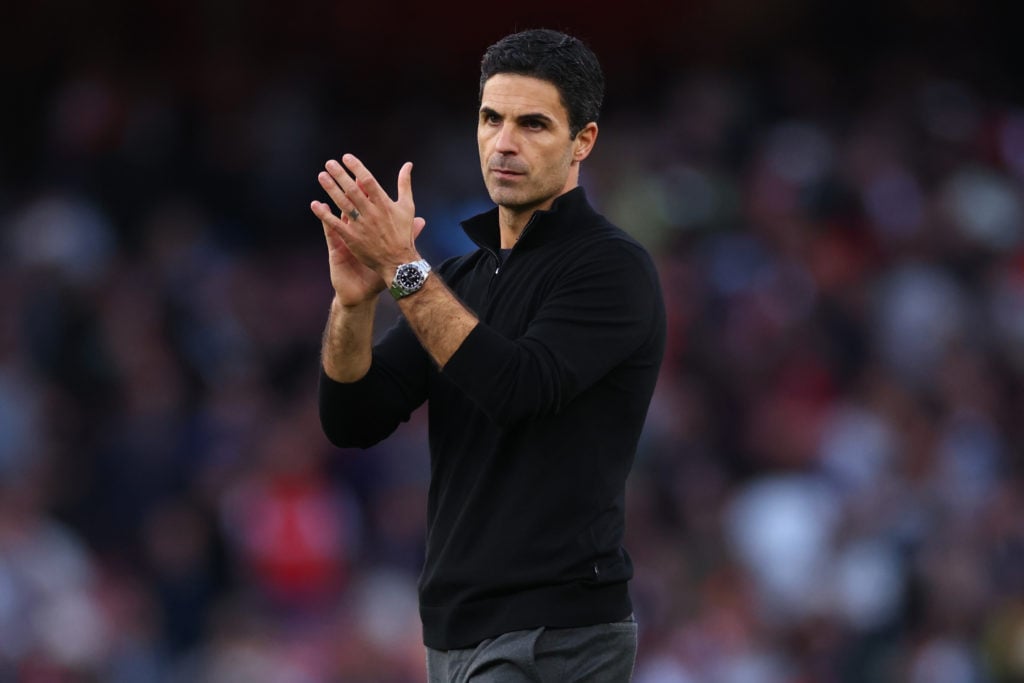Mikel Arteta applauds after Arsenal vs Man City
