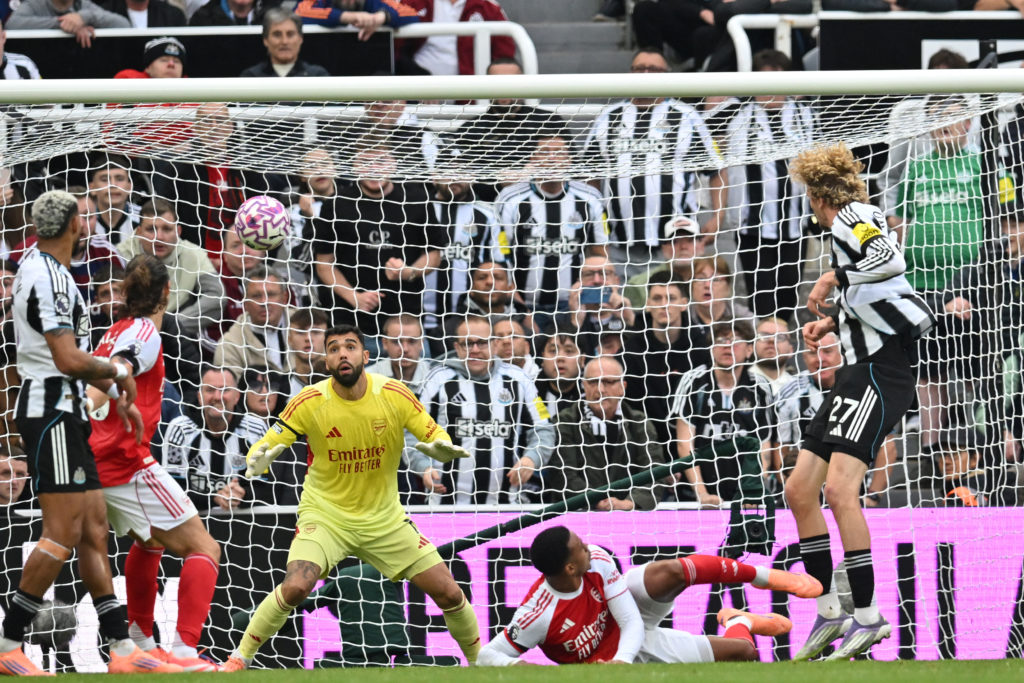 TOPSHOT-FBL-ENG-PR-NEWCASTLE-ARSENAL