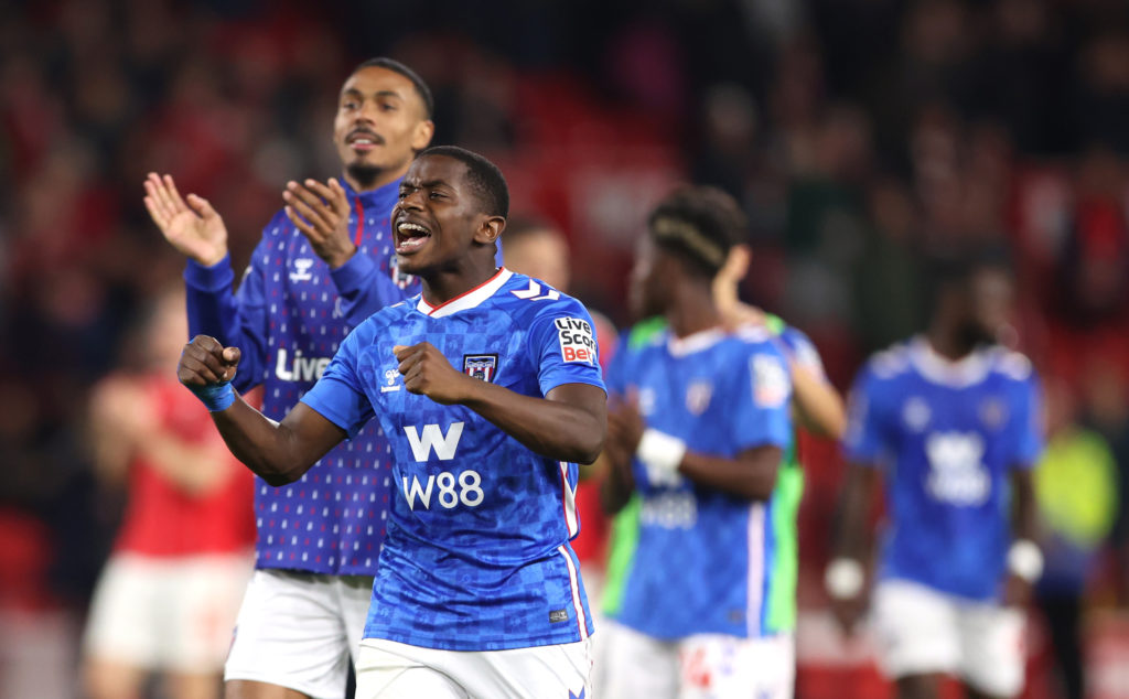 Noah Sadiki of Sunderland celebrates victory following the Premier League match between Nottingham Forest and Sunderland at City Ground.