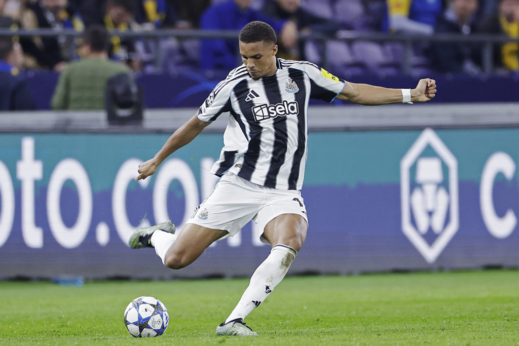 Malick Thiaw playing a pass for Newcastle