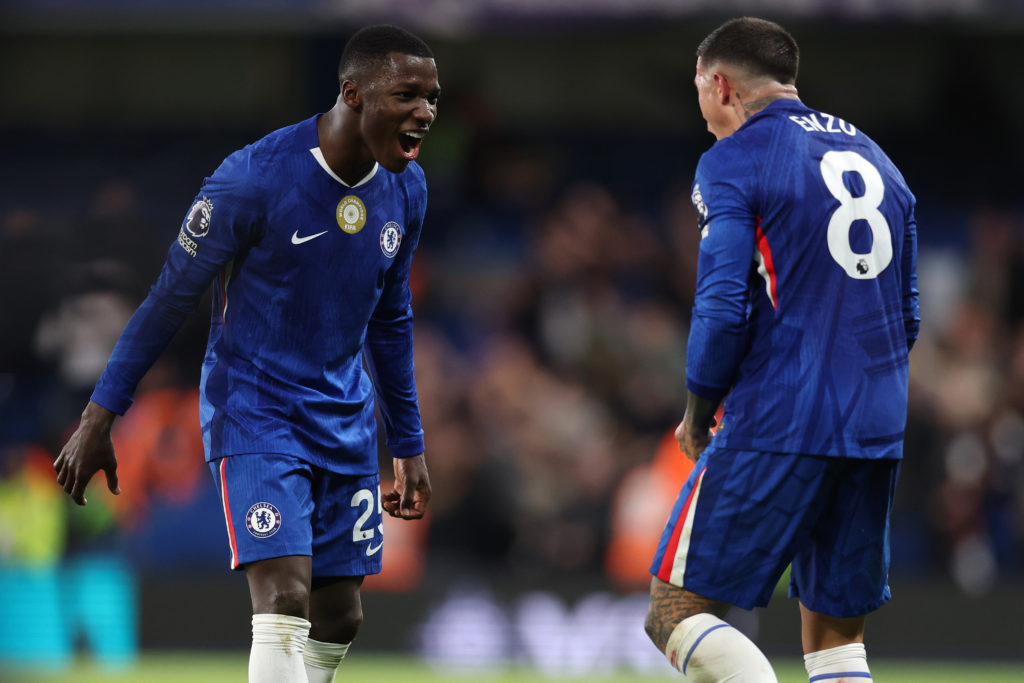 Moises Caicedo (l) of Chelsea celebrates at the final whistle with Enzo Fernandez during the Premier League match between Chelsea and Liverpool