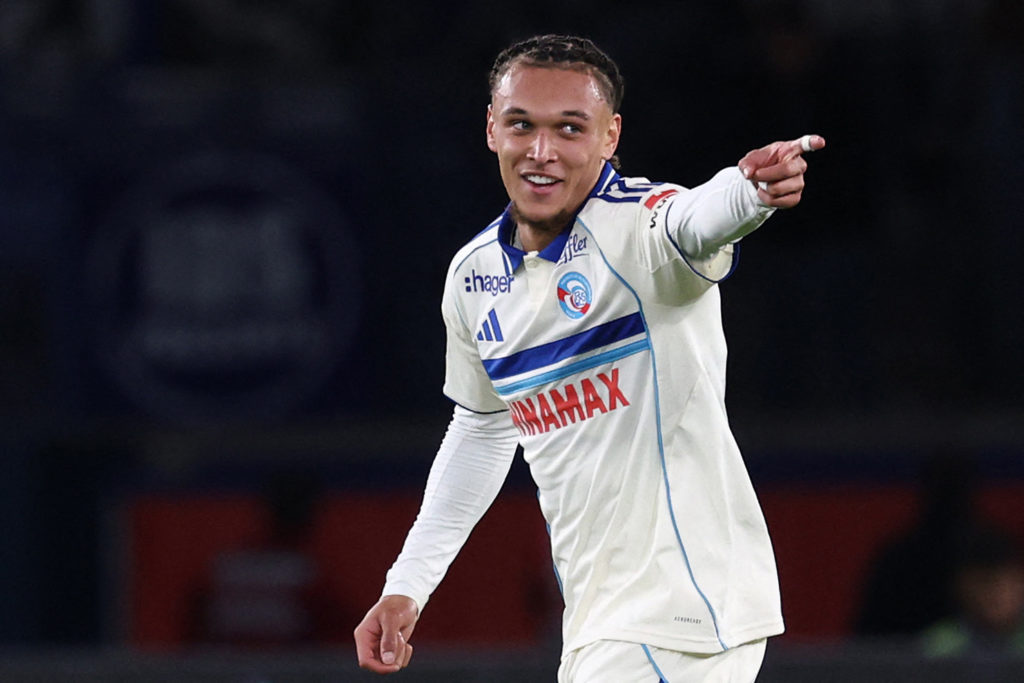 Diego Moreira celebrates after scoring against PSG for Strasbourg in Ligue 1