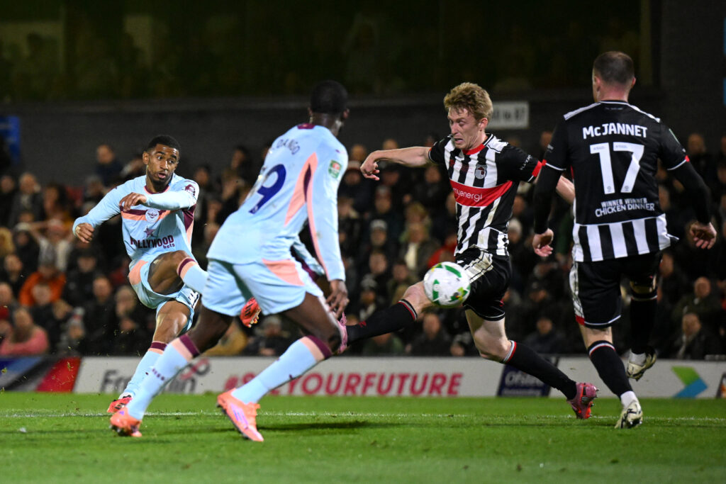 Reiss Nelson scores for Brentford against Grimsby in the Carabao Cup