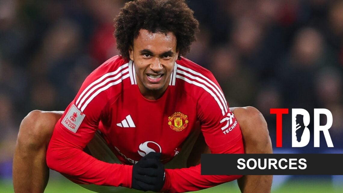Joshua Zirkzee in action during Manchester United's Carabao Cup match.
