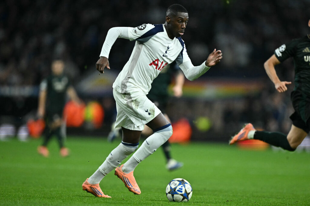 Randal Kolo Muani dribbles with the ball during Tottenham vs Copenhagen